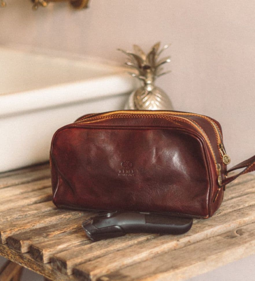 Шкіряна косметичка Dopp Kit - All the Kings Men - коричневий колір - Time Resistance 5196901 — 4