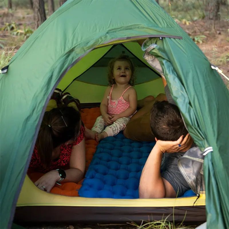Матрац туристичний надувний одномісний Naturehike FC-10 NH19Z032-P 195x59x6.5 см, блакитний для кемпінгу — 3