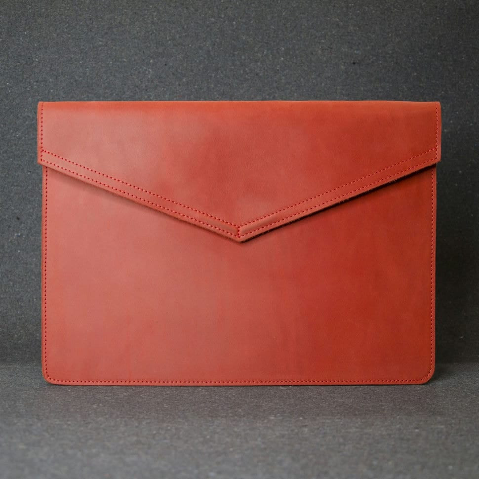Кожаный чехол для MacBook 12' кожа Crazy Horse, красный — фото 1