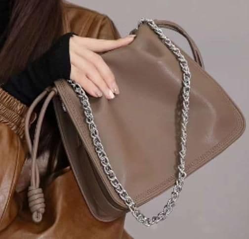 Кросбоді з ланцюжком UnaBorsetta NW11-6837-1C