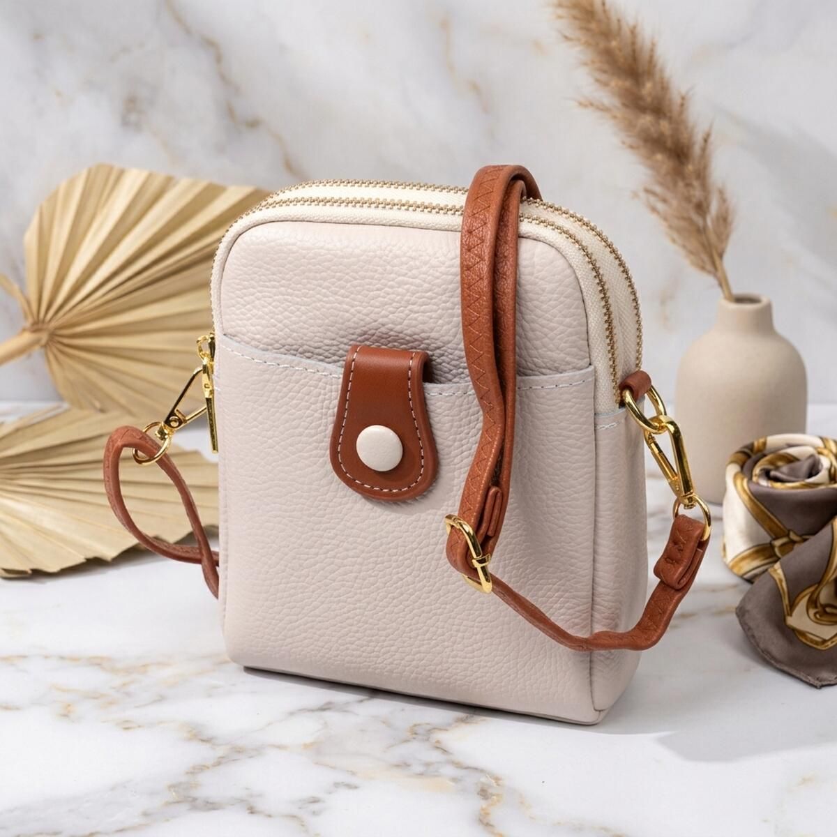 Стильная сумка трапеция для женщин из натуральной кожи Vintage 22270 Белая