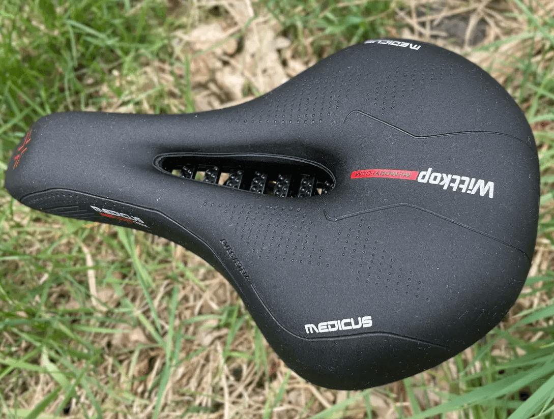 Велосипедне сідло Wittkop Medicus Airflow з Memory Foam для спортивних і туристичних велосипедів