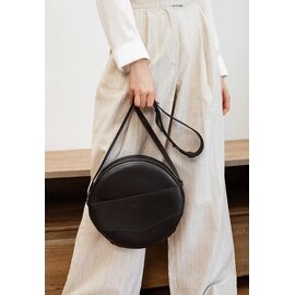 Придбати Шкіряна жіноча кругла сумка-рюкзак Maxi чорна, image , характеристики, відгуки