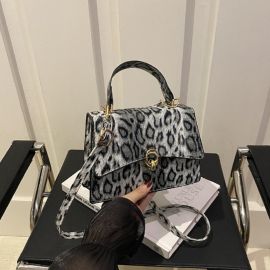 Купить Стильное кроссбоди эко-кожа лео Lilly P1-369-9075LG, фото , характеристики, отзывы