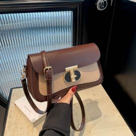 Купить Кроссбоди женское с клапаном на замке Lilly P2-1601DB, фото , характеристики, отзывы