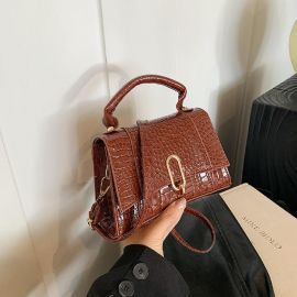 Купить Каркасное небольшое кроссбоди из эко-кожи Lilly P2-17068985C, фото , характеристики, отзывы