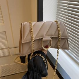 Купить Кроссбоди выгнутой формы в эко-коже Lilly P4-377B, фото , характеристики, отзывы