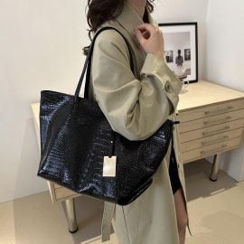 Купить Женская вместительная сумка из эко-кожи лео Lilly P1-6830A, фото , характеристики, отзывы