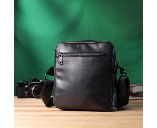 Придбати Классическая мужская сумка мессенджер из глянцевой натуральной кожи Shvigel 22846 Черная, image , зображення 9, характеристики, відгуки