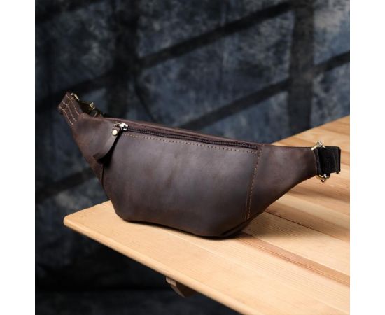 Купить Удобная сумка-бананка для мужчин из натуральной винтажной кожи Shvigel 23121 Коричневый, фото , изображение 9, характеристики, отзывы