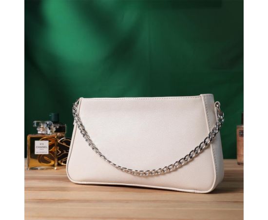 Купить Сумка багет с цепочкой и съемным ремешком из натуральной кожи Shvigel 22835 Бежевая, фото , изображение 9, характеристики, отзывы