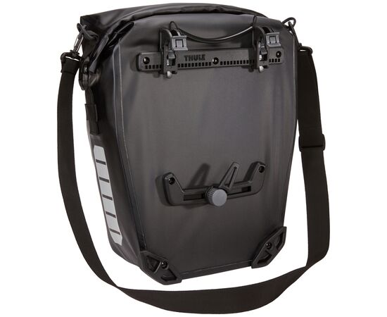 Купить Велосипедная сумка Thule Shield Pannier 17L (Black) (TH 3204208), фото , изображение 8, характеристики, отзывы