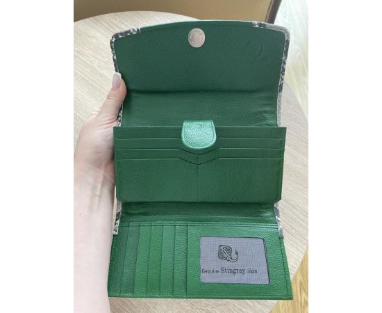 Купить Кошелек из натуральной кожи ската с питоном зеленый, фото , изображение 3, характеристики, отзывы