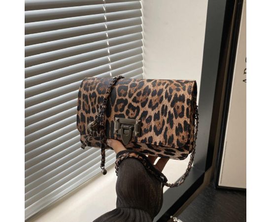 Купить Кроссбоди на цепочке из эко-кожи Lilly P2-14502LB, фото , характеристики, отзывы