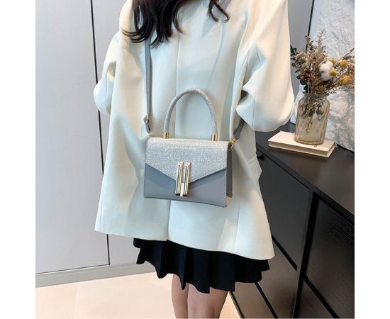 Купить Женское кроссбоди с золотистой фурнитурой Lilly P2-1701G, фото , изображение 3, характеристики, отзывы