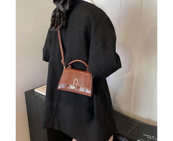 Купить Каркасное небольшое кроссбоди из эко-кожи Lilly P2-17068985C, фото , изображение 3, характеристики, отзывы