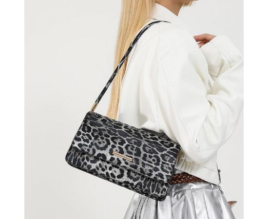 Купить Кроссбоди с клапаном из эко-кожи Lilly P2-8208LG, фото , изображение 4, характеристики, отзывы