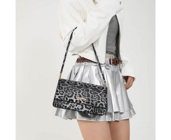 Купить Кроссбоди с клапаном из эко-кожи Lilly P2-8208LG, фото , изображение 6, характеристики, отзывы